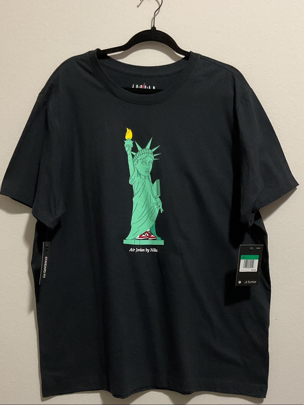 Jordan Black T‑Shirt with Green Statue of Liberty Graphic- Size XL Men